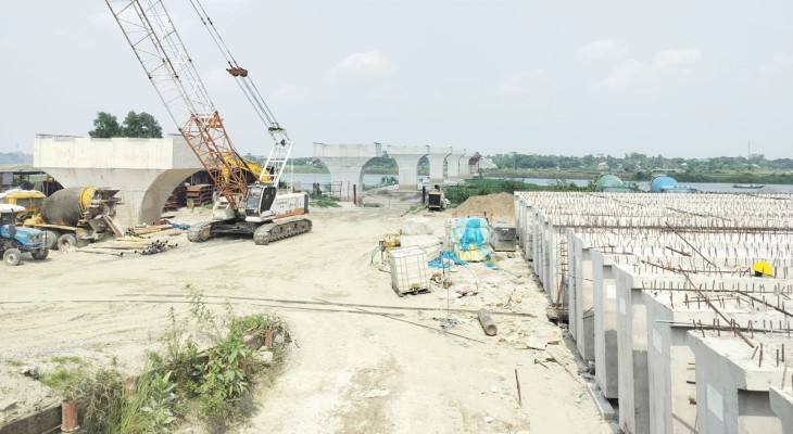 গজারিয়ায় চাঁদার দাবিতে সেতু নির্মাণ কাজ বন্ধের অভিযোগ ॥ আতঙ্কে শ্রমিকেরা